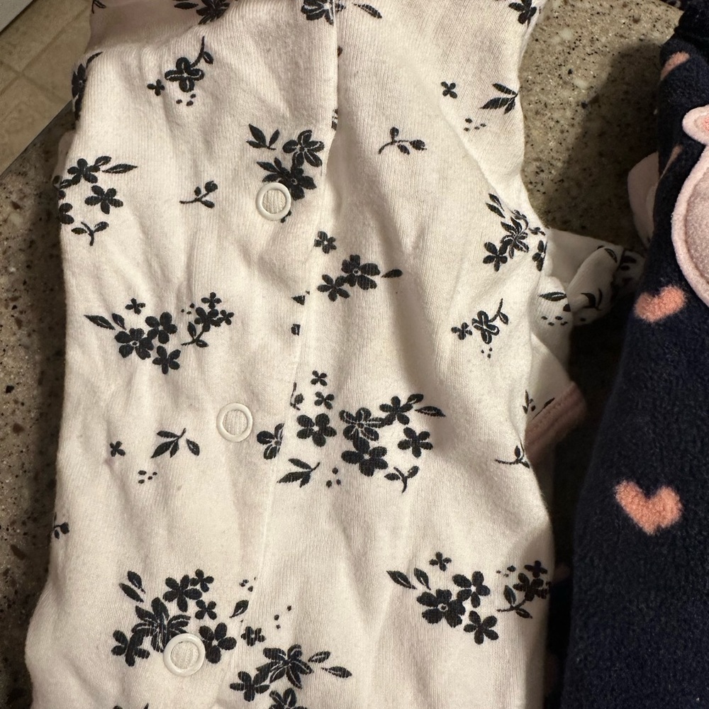 Four size 3 month footed sleepers, one 0-6 month nightgown and 0-3 month swaddle - Picture 6 of 8